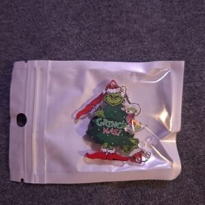 The Grinch, Earrings